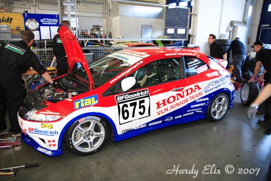 VLN 14-04-2007 01 Boxengasse 097