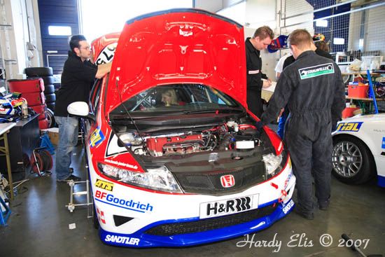 VLN 14-04-2007 01 Boxengasse 107