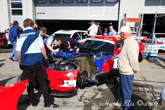 VLN 14-04-2007 01 Boxengasse 113