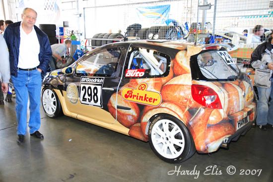 VLN 14-04-2007 01 Boxengasse 122