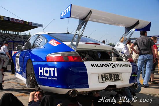 VLN 28-04-2007 01 Boxengasse 17