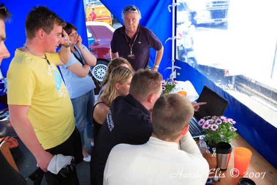 VLN 28-04-2007 01 Boxengasse 23