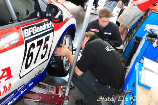 VLN 28-04-2007 01 Boxengasse 28