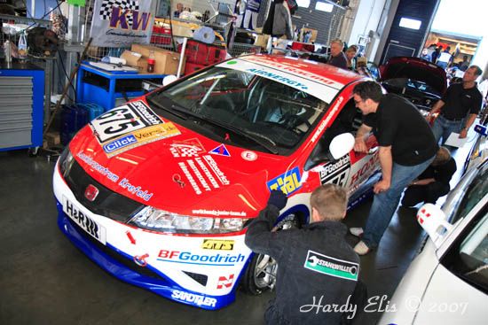 VLN 28-04-2007 01 Boxengasse 30