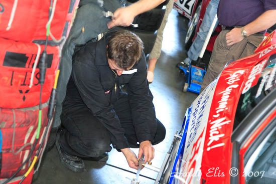 VLN 28-04-2007 01 Boxengasse 31