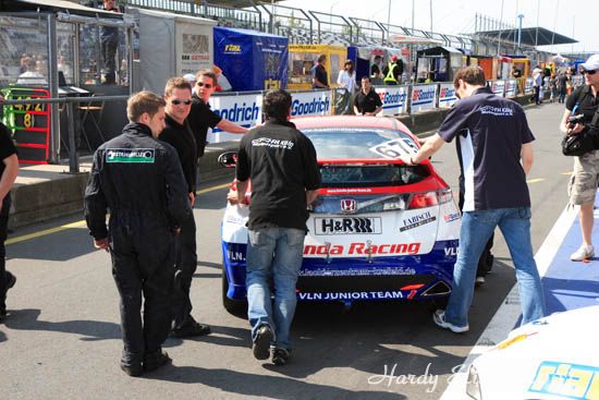 VLN 28-04-2007 01 Boxengasse 44