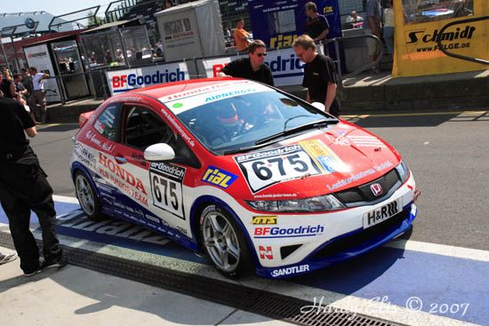 VLN 28-04-2007 01 Boxengasse 47