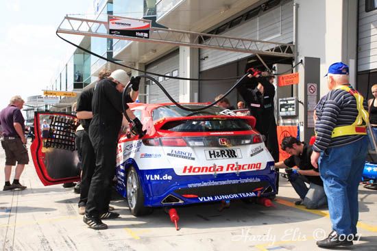 VLN 28-04-2007 04 Boxenstop 05