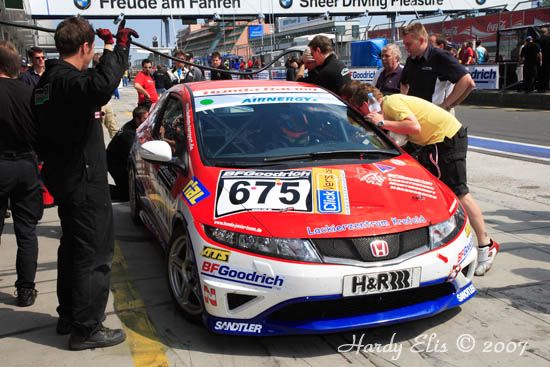 VLN 28-04-2007 04 Boxenstop 10