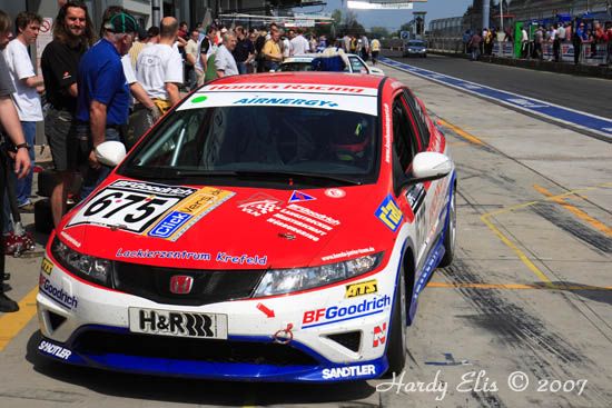 VLN 28-04-2007 04 Boxenstop 20