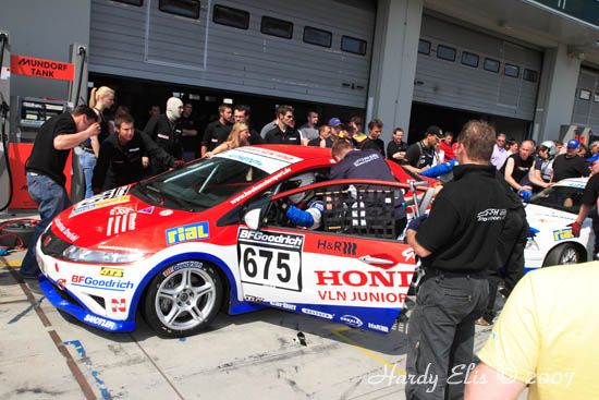 VLN 28-04-2007 04 Boxenstop 30