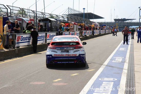 VLN 28-04-2007 04 Boxenstop 33