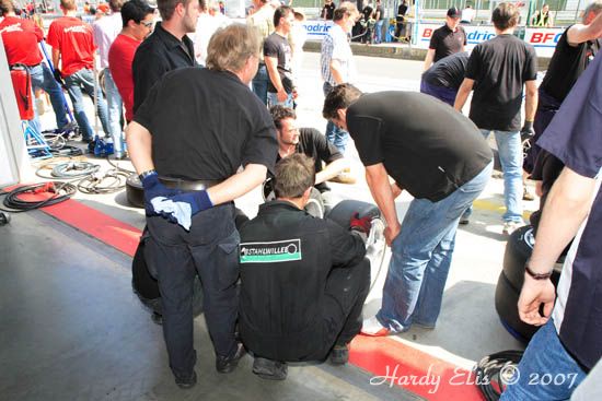 VLN 28-04-2007 04 Boxenstop 34