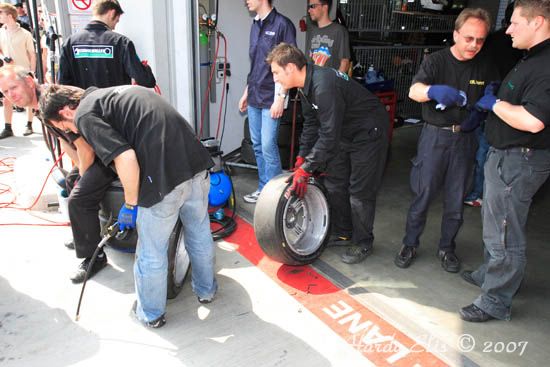 VLN 28-04-2007 04 Boxenstop 35