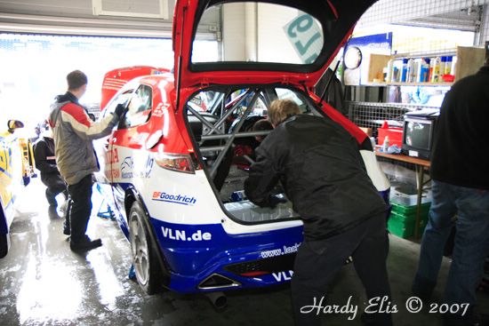 VLN 12-05-2007 01 Boxengasse 002