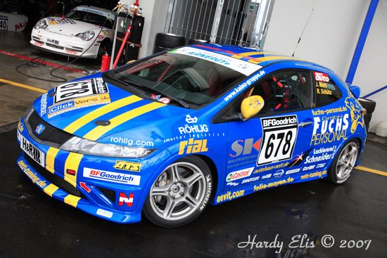 VLN 12-05-2007 01 Boxengasse 014