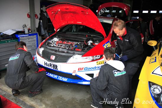 VLN 12-05-2007 01 Boxengasse 038