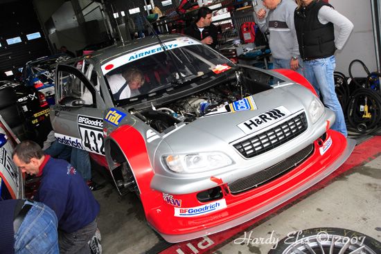 VLN 12-05-2007 01 Boxengasse 053