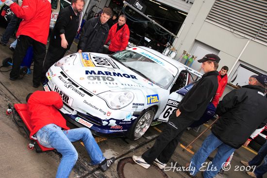 VLN 12-05-2007 01 Boxengasse 056