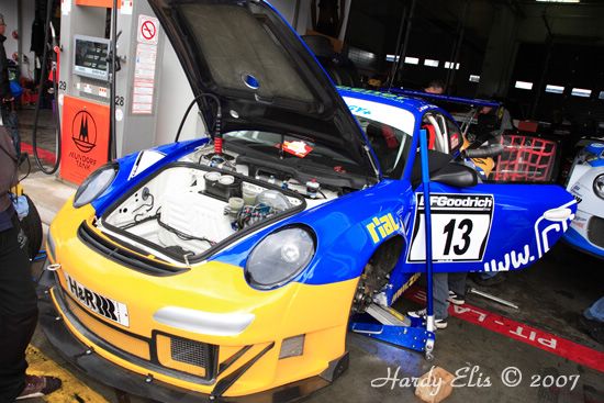 VLN 12-05-2007 01 Boxengasse 078