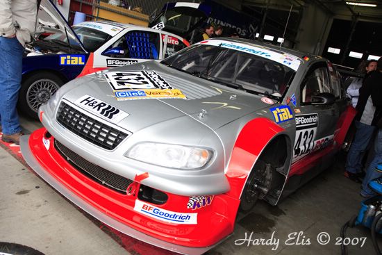 VLN 12-05-2007 01 Boxengasse 100