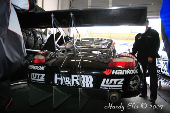 VLN 12-05-2007 01 Boxengasse 117