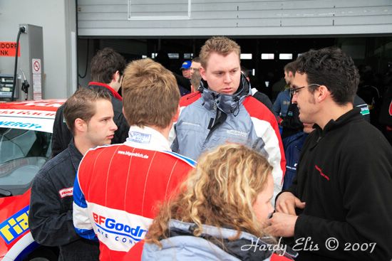 VLN 12-05-2007 01 Boxengasse 128