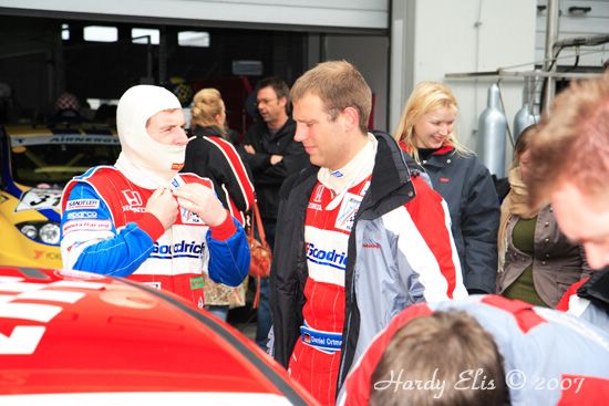 VLN 12-05-2007 01 Boxengasse 137