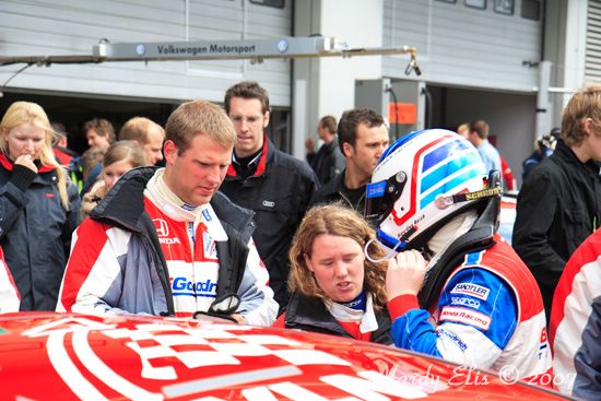 VLN 12-05-2007 01 Boxengasse 140