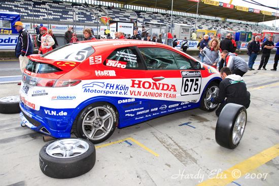 VLN 12-05-2007 01 Boxengasse 145