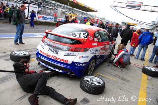 VLN 12-05-2007 01 Boxengasse 148