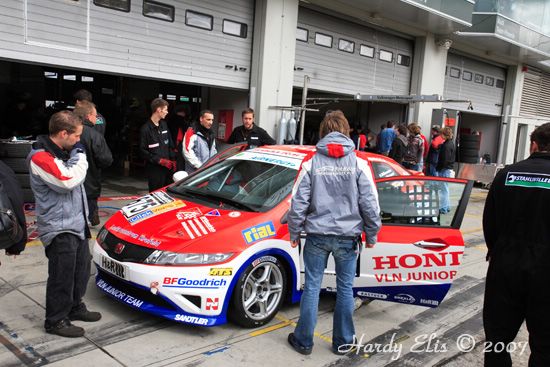 VLN 12-05-2007 01 Boxengasse 155