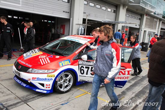 VLN 12-05-2007 01 Boxengasse 157