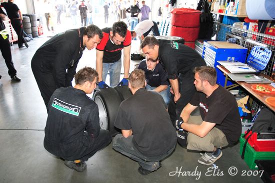 VLN 26-05-2007 01 Boxengasse 01