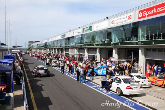 VLN 26-05-2007 01 Boxengasse 09