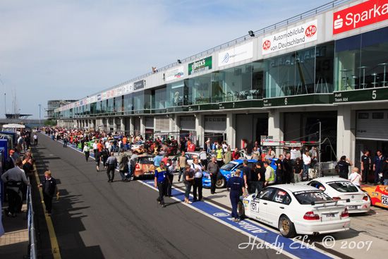 VLN 26-05-2007 01 Boxengasse 14