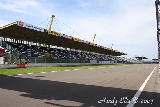 VLN 26-05-2007 01 Boxengasse 15