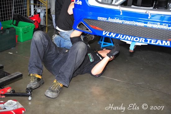 VLN 26-05-2007 01 Boxengasse 23