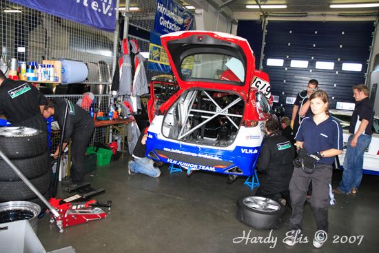 VLN 26-05-2007 01 Boxengasse 24