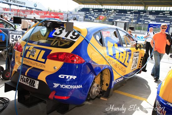 VLN 26-05-2007 01 Boxengasse 27