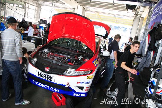 VLN 26-05-2007 01 Boxengasse 40