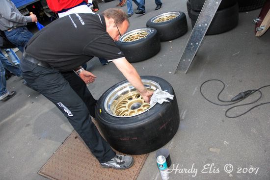 VLN 26-05-2007 01 Boxengasse 90