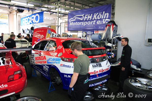 VLN 18-08-2007 01 Boxengasse 01