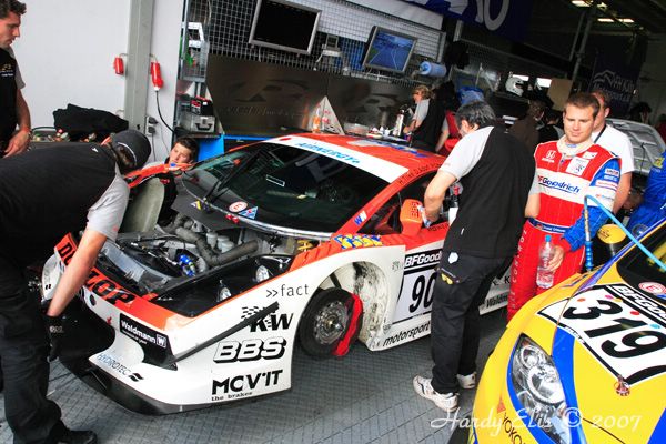 VLN 18-08-2007 01 Boxengasse 04