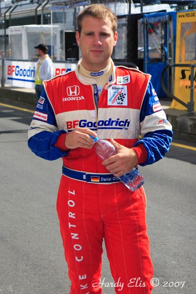 VLN 18-08-2007 01 Boxengasse 07