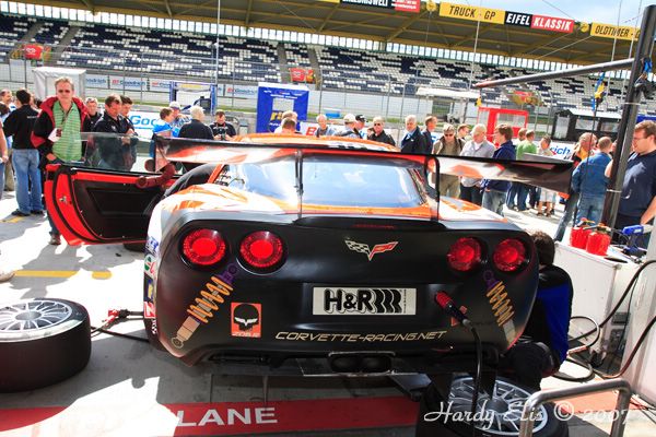 VLN 18-08-2007 01 Boxengasse 09