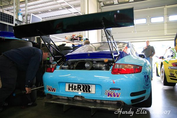 VLN 18-08-2007 01 Boxengasse 16