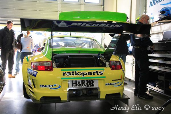 VLN 18-08-2007 01 Boxengasse 17