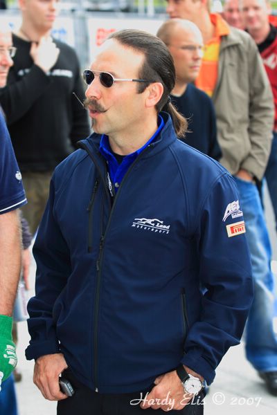 VLN 18-08-2007 01 Boxengasse 33