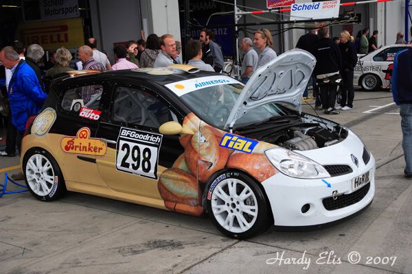VLN 18-08-2007 01 Boxengasse 34